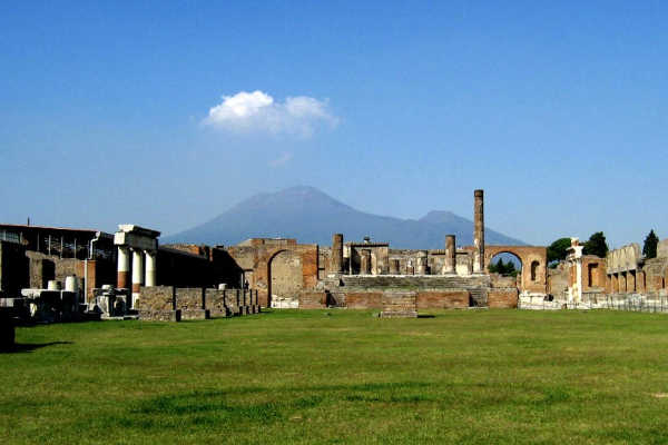 Visit Pompeii
