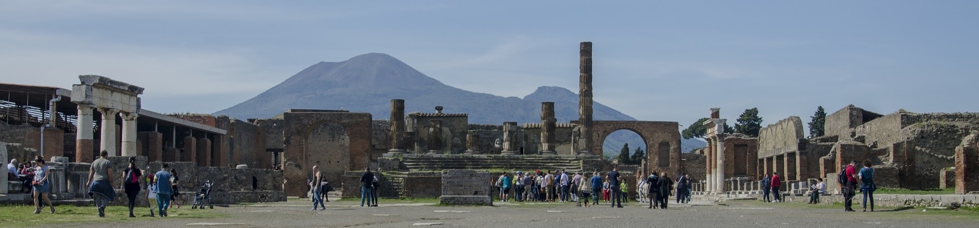 How much does it cost to enter Pompeii?